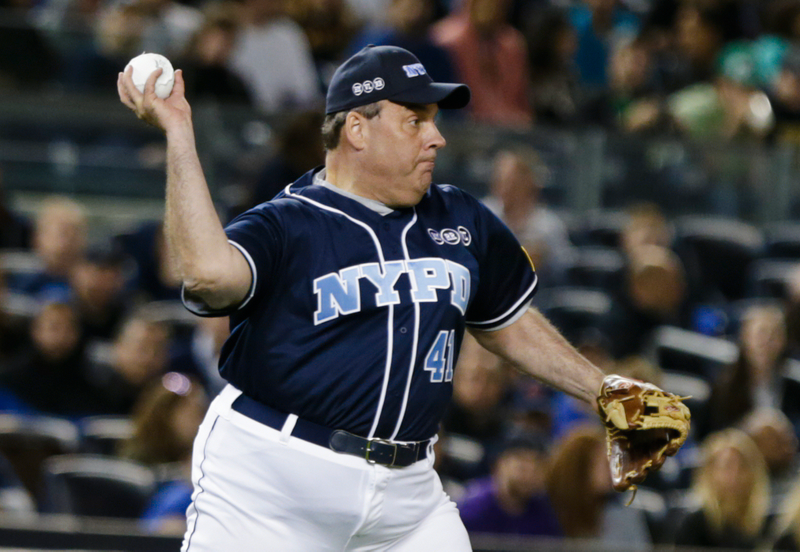 Illustration for article titled Here Are Some Photos Of Chris Christie Playing Softball